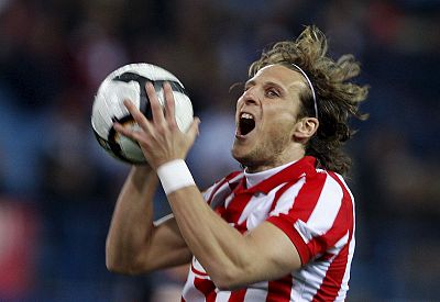 Quique rompe una lanza por Forlán