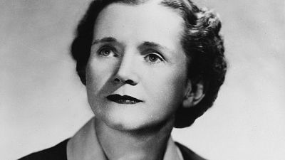 Rachel Carson: la mujer que intentó evitar una primavera sin voces