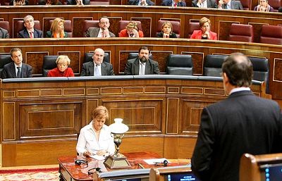 Rajoy: "Cese a su equipo económico" | Ver
