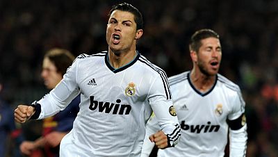 Cristiano Ronaldo estaba tan preparado para el Camp Nou que llegó con las medias puestas. El escenario que más le motiva. Se siente importante y luce su versión más eléctrica y letal. Se convirtió en el primer jugador que marca en en seis visitas con