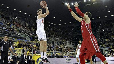 El Real Madrid ha sometido hoy al CAI Zaragoza por 85-73 en el Gran Canaria Arena, en un duelo que el vigente campeón del torneo del KO encarriló tras un parcial 15-0 al inicio del tercer periodo, merced a una defensa intensa y al acierto exterior, c