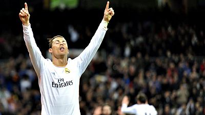 El portugués Cristiano Ronaldo, autor de dos de los tres goles de la victoria del Real Madrid ante el Celta (3-0), superó en la clasificación de anotadores al hispano-brasileño Diego Costa, que no marcó en la victoria el Atlético ante el Málaga (0-1)