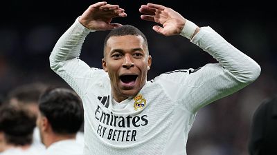 El mejor partido de Mbappé le vale al Real Madrid para golear a la UD Las Palmas y ponerse líder de la liga