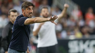 El Real Oviedo destituye a Veljko  Paunovic, primer entrenador en caer en Primera División