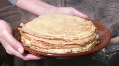 Receta de filloas tradicionales gallegas sin leche y con 4 ingredientes