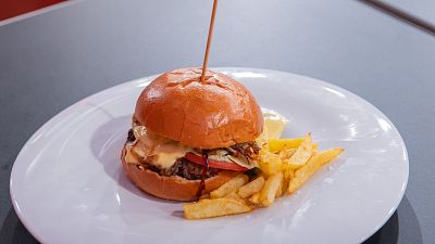 Receta de hamburguesa de ternera completa de Leo en MasterChef Junior 11