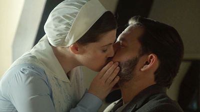 La Promesa - El beso de María a Samuel con el que hemos caído rendidos - La promesa | Ver