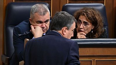 El Gobierno salva, de momento, parte del paquete fiscal tras horas de negociación con sus socios