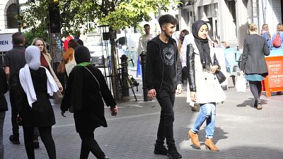 Reino Unido endurece las condiciones para tener la residencia fija: los refugiados deberán pasar al menos 20 años en el país