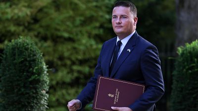 Reino Unido responde a Milei y asegura que su compromiso con las Malvinas es "absoluto e inamovible"