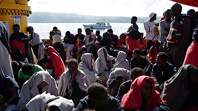 Rescatadas 2.400 personas y recuperados 7 cadáveres del mar al sur de Italia