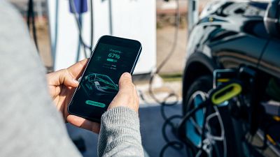 Los retos de la movilidad eléctrica en España: faltan puntos de recarga y agilizar la tramitación de su instalación