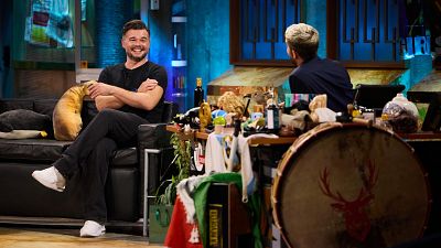 Gabriel Rufián explica su baile viral con Ester Expósito: "Peor que bailar es robar" | La Revuelta, completo