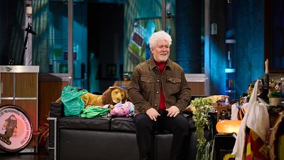 Pedro Almodóvar defiende la importancia de la memoria histórica y pide estar alerta: "Hay que tener cuidado" | La Revuelta