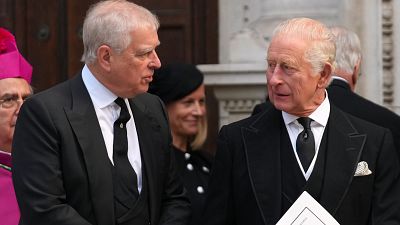 El rey Carlos III, tras el arresto de su hermano, el expríncipe Andrés: "La ley debe seguir su curso"