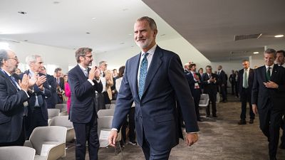 El rey advierte de los discursos que "cuestionan" los derechos humanos: "En tiempos de claroscuro surgen monstruos"