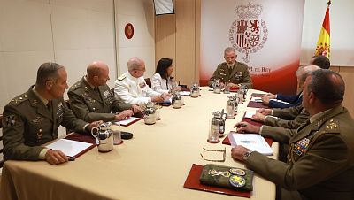El rey se reunió el lunes con Robles y el jefe del Estado Mayor para analizar la situación en Ceuta