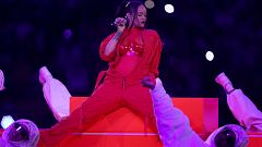 Ni Rihanna, ni su embarazo. La verdadera estrella de la Super Bowl fue su intérprete de signos