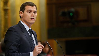 Albert Rivera pide a PP y a Podemos que les dejen trabajar si no se suman al pacto Albert Rivera pide a PP y a Podemos que les dejen trabajar si no se suman al pacto