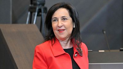 Robles mantiene el compromiso de España de alcanzar un gasto en Defensa del 2% pese al 5% que pide EE.UU.