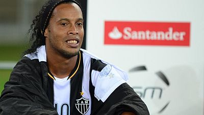 Ronaldinho completa su colección de títulos Ronaldinho completa su colección de títulos