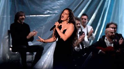 Rosalía irrumpe por sorpresa en el concierto benéfico 'Act X Palestine' de Barcelona