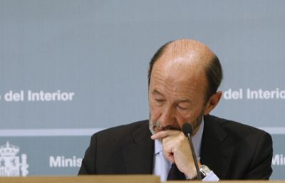 Rubalcaba califica la acusación de espionaje del PP como "la infamia más grave de la Democracia"