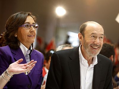 Rubalcaba vuelve a elogiar a Zapatero y denuncia "la ley del silencio" del programa del PP