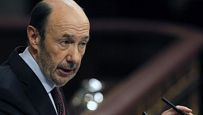 Rubalcaba plantea una reforma de la Constitución para "recuperar los consensos sociales" Rubalcaba plantea una reforma de la Constitución para "recuperar los consensos sociales"