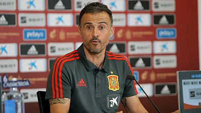 Luis Enrique, sobre el puesto de lateral derecho: "Me puedo inventar lo que quiera" | Ver Luis Enrique, sobre el puesto de lateral derecho: "Me puedo inventar lo que quiera" | Ver