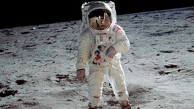 El 20 de julio de 1969, el ser humano llegó por vez primera en la Luna. La misión Apollo 11 de la NASA coronaba su objetivo cuatro días después de su lanzamiento desde el Centro Espacial Kennedy de Florida. Se trataba del segundo viaje humano al saté El 20 de julio de 1969, el ser humano llegó por vez primera en la Luna. La misión Apollo 11 de la NASA coronaba su objetivo cuatro días después de su lanzamiento desde el Centro Espacial Kennedy de Florida. Se trataba del segundo viaje humano al saté