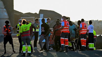Las Islas Canarias reciben a 668 inmigrantes en 24 horas a bordo de cuatro cayucos