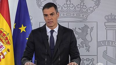 Sánchez promete "todos los medios necesarios el tiempo que haga falta" tras la DANA: "No os vamos a dejar solos"