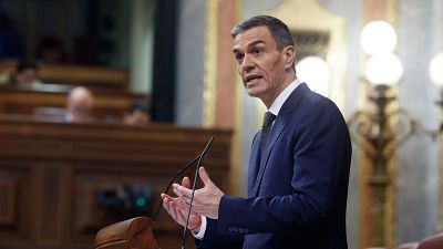 El Gobierno no concreta de momento sus medidas para hacer frente a la crisis derivada de la guerra en Oriente Medio. Quiere hacerlo después de hablar con todos los grupos parlamentarios y de escuchar a los agentes sociales. El PP y los empresarios ya han avanzado que van a pedir bajada de impuestos.