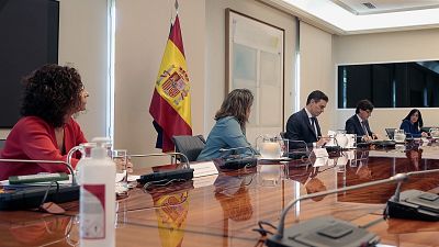 Varias comunidades muestran a Sánchez su malestar por no avanzar en la desescalada Varias comunidades muestran a Sánchez su malestar por no avanzar en la desescalada