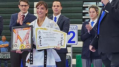 La española Sandra Sánchez, primera mujer en ser distinguida como Karate-Do Legend