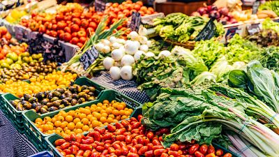 Sanidad y Consumo buscan mejorar la alimentación en residencias y hospitales: "La salud empieza por el plato"