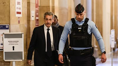 Sarkozy niega ante el juez que dinero libio financiase su campaña en 2007 y promete responder "con la verdad"