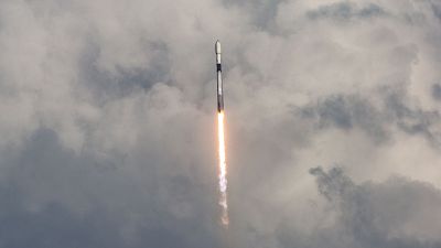 Los satélites se concentran en unas pocas manos privadas: un 'cohete' para la innovación, un riesgo para los Estados