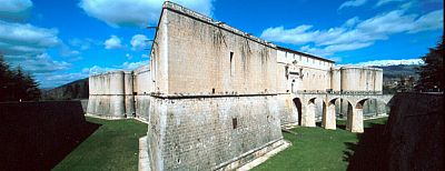 Se mantiene en pie el único vestigio español en L'Aquila del Reino de Nápoles
