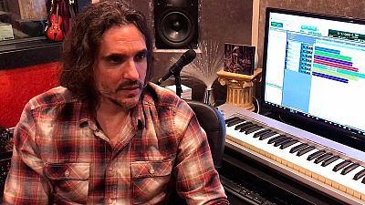 El músico Joaquín Padilla, líder del grupo Iguana Tango, ha estrenado la cuarta parte de la ópera rock 'Legado de una Tragedia'. En esta ocasión se sale de la figura de Edgar Allan Poe para hablar de los templarios y su caída. El músico Joaquín Padilla, líder del grupo Iguana Tango, ha estrenado la cuarta parte de la ópera rock 'Legado de una Tragedia'. En esta ocasión se sale de la figura de Edgar Allan Poe para hablar de los templarios y su caída.