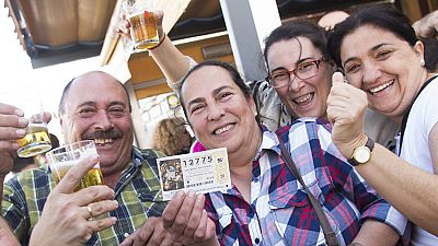 Segundo premio 12775 una administración de Osuna, Sevilla, reparte 100 millones de euros