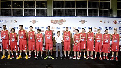 Tanto la mayoría de los jugadores como el entrenador del equipo nacional ha atendido a la enviada de TVE Elena Jiménez antes de que arranque la concentración de cara a los JJ.OO.El seleccionador nacional de baloncesto Sergio Scariolo ha  reconocido q