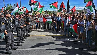 Protestas propalestinas obligan a variar el recorrido de la Vuelta a España en la sierra de Madrid