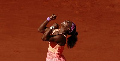 Serena Williams se proclama campeona de Roland Garros por segunda vez en su carrera. Serena Williams se proclama campeona de Roland Garros por segunda vez en su carrera.