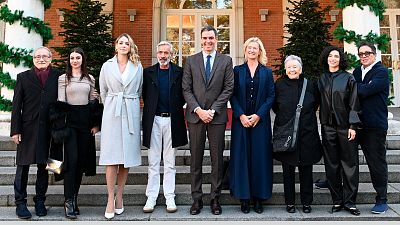Antonio Alcántara vuelve a la Moncloa: Así ha sido la visita de 'Cuéntame' a Pedro Sánchez