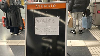 Rodalies reprèn parcialment el servei amb incidències constants al centre de control d'Adif