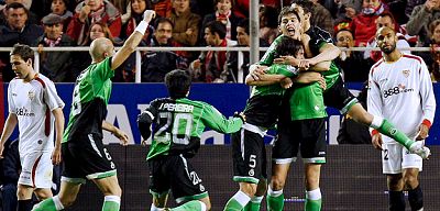 El Sevilla pierde y se queda a 15 puntos del Barça