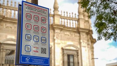 Sevilla regula el turismo: se acabaron las actuaciones callejeras o los grupos de más de 30 personas