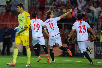 El Sevilla se exhibe ante el Oporto para colarse en las semifinales